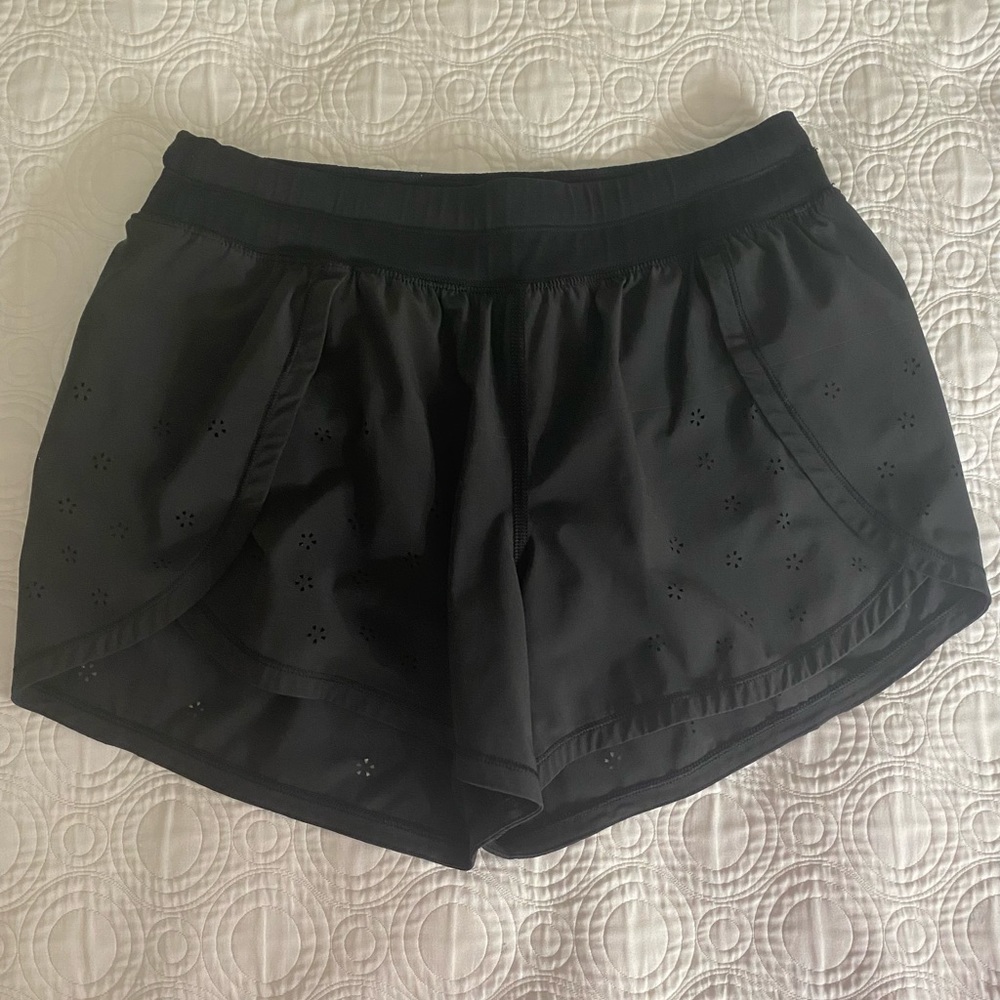 Lulu size 6 black